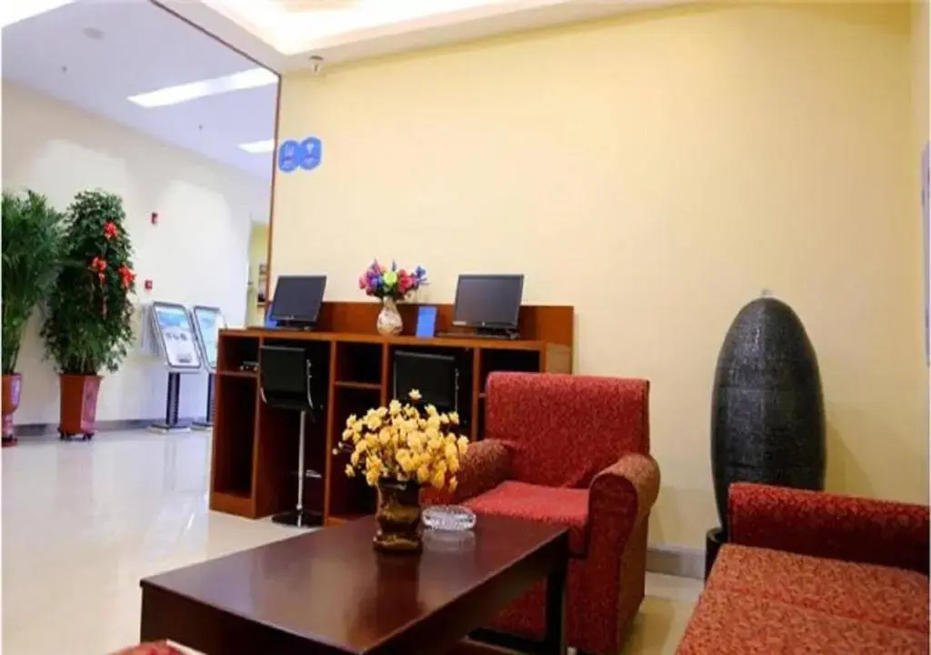 Lobby & Reception