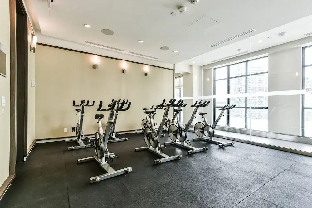 Front Street Luxury Condos - фото 17