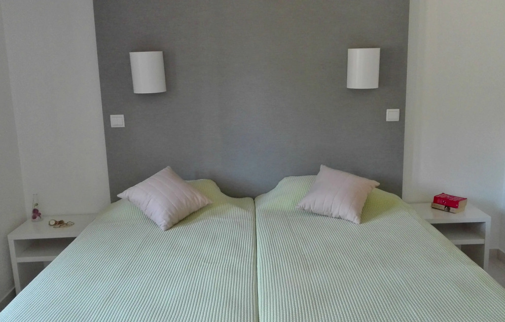 Apartamentos Vale de Carros by Umbral