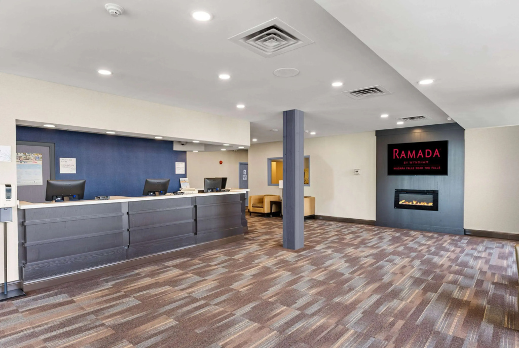 Ramada by Wyndham Niagara Falls Near the Falls - 4