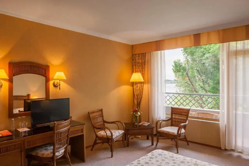 Economy room