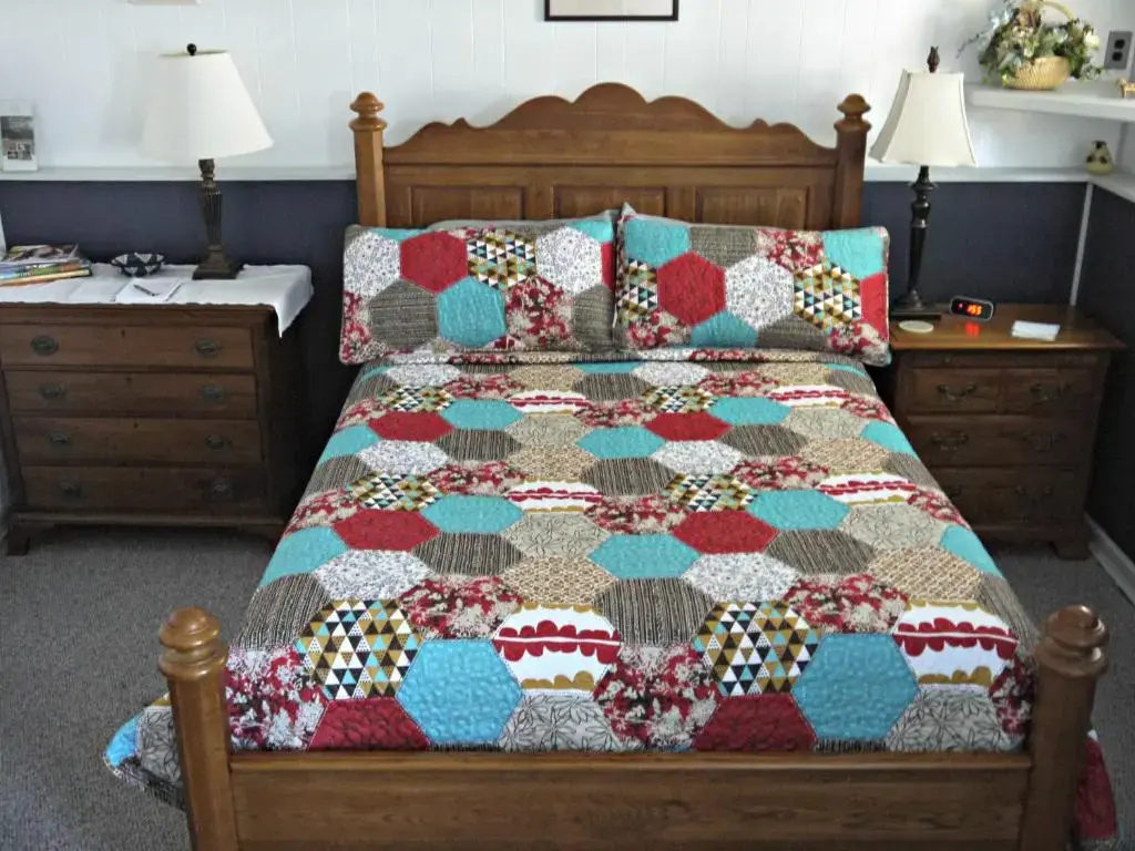Deluxe Double room (full double bed)