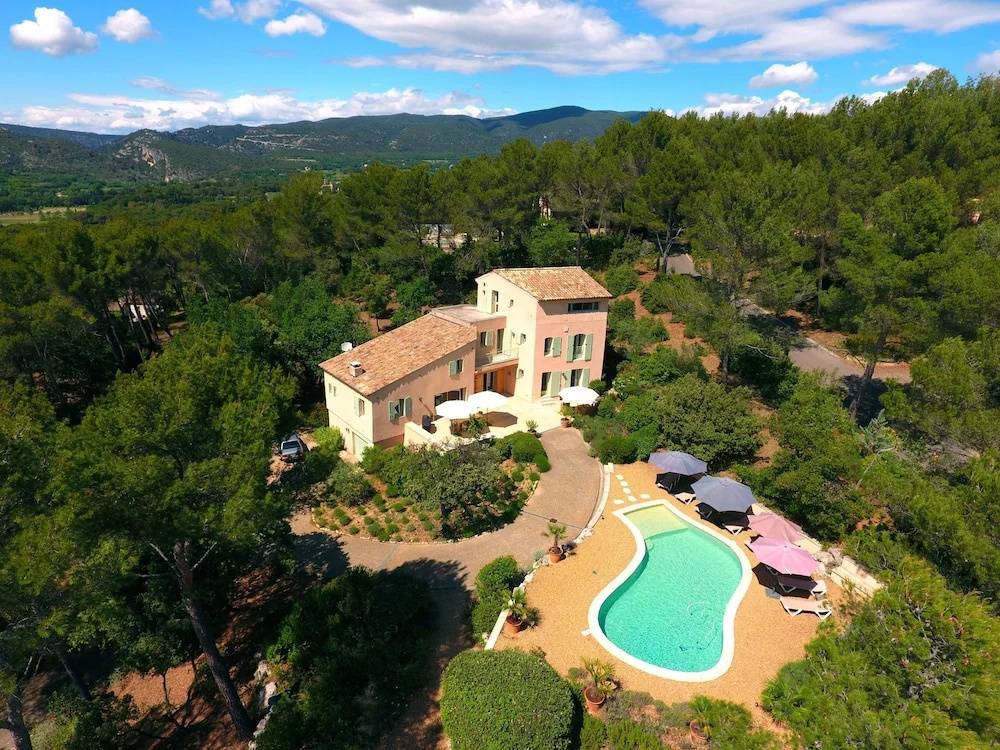 Les Magnanarelles