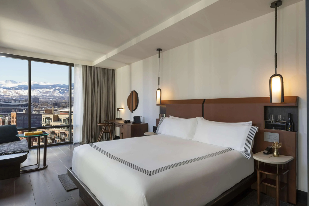 Double room (full double bed)
