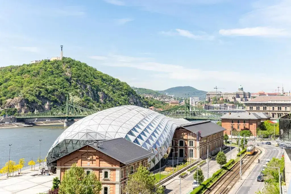 ORANGEHOMES 130 m2 APT with fantastic view to river Danube