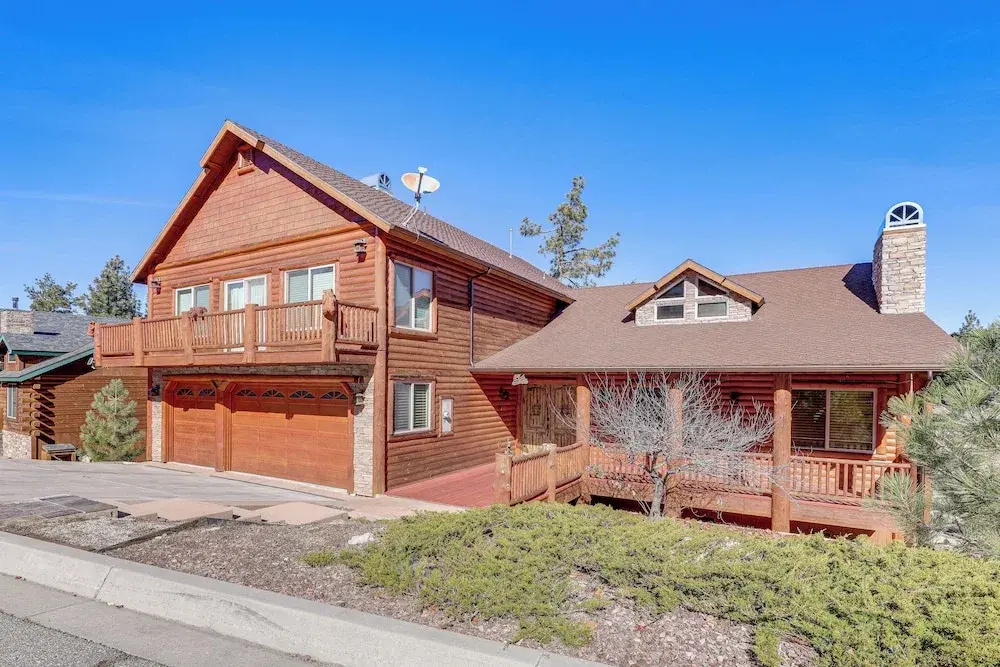 Elegant Big Bear Cabin Half Mi to Big Bear Lake!