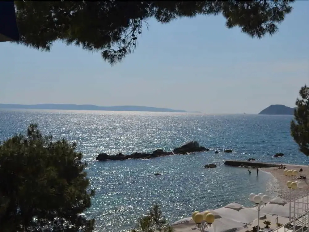 Beach & Waterfront