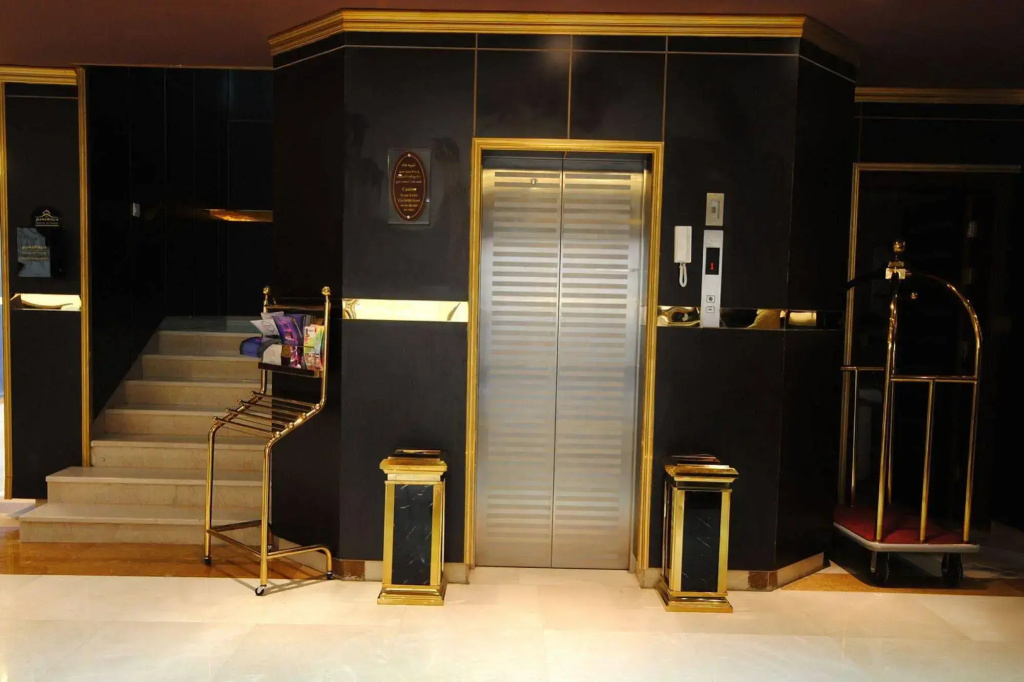 Hotel photo 12