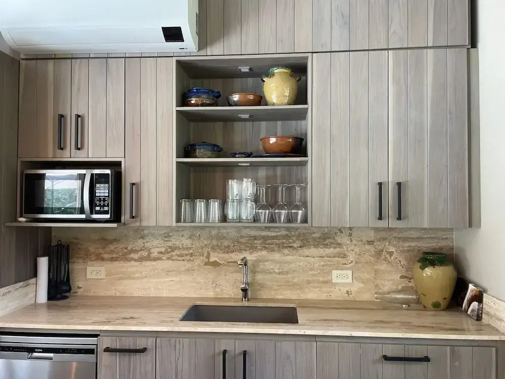 Waves as Your Companion Beachfront Elegance - фото 13