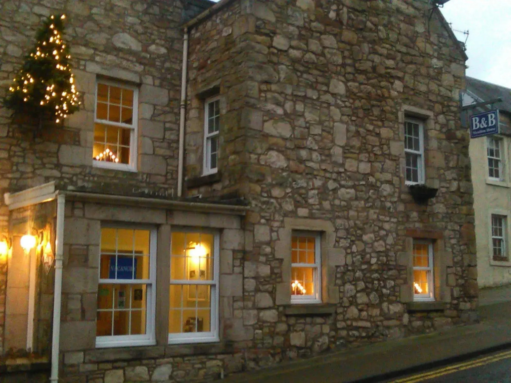 Meadhon House