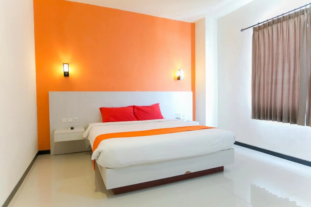 Deluxe Double room (full double bed)