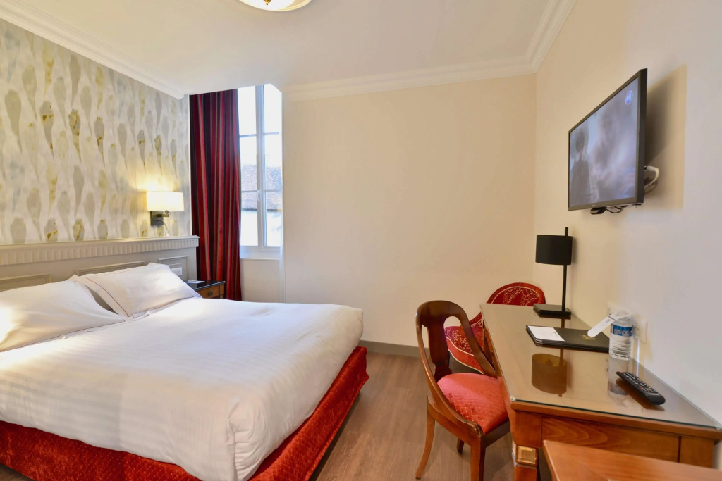 Classic Double room (full double bed)