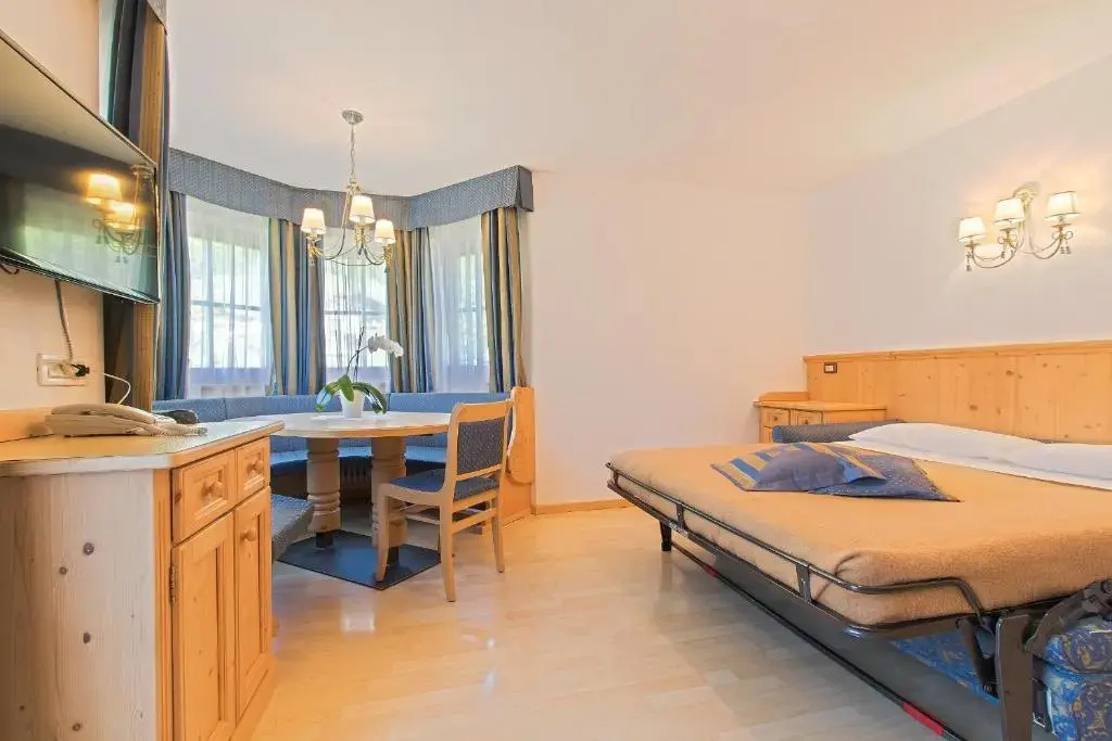 2 Bedrooms Apartment