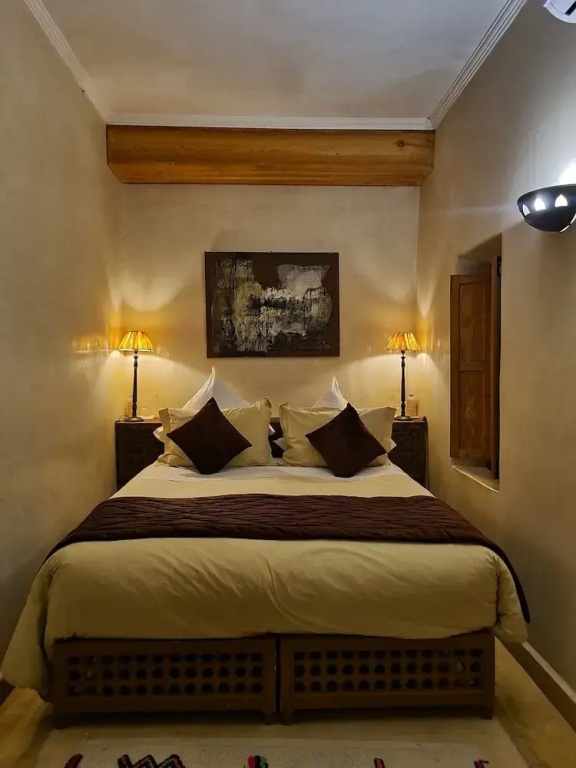 Comfort room