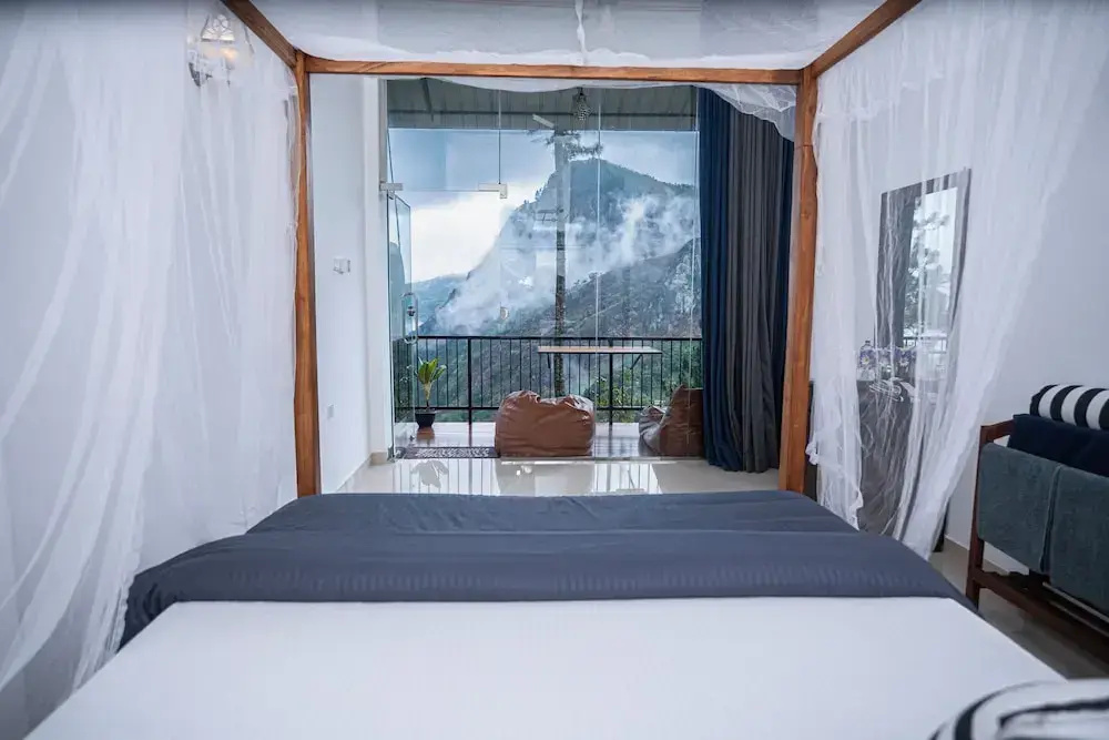 Deluxe Double room with balcony and with mountain view (full double bed)