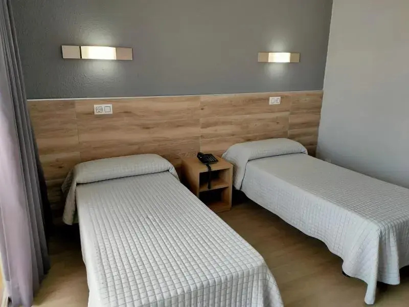 Standard Double room with balcony (full double bed)