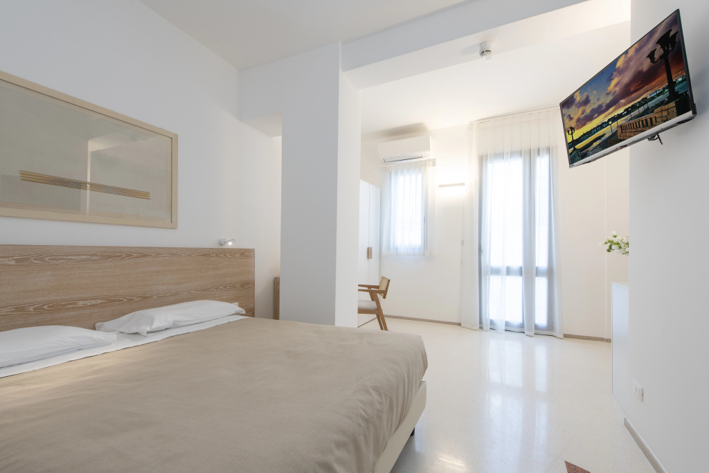 Hotel Albània — 5