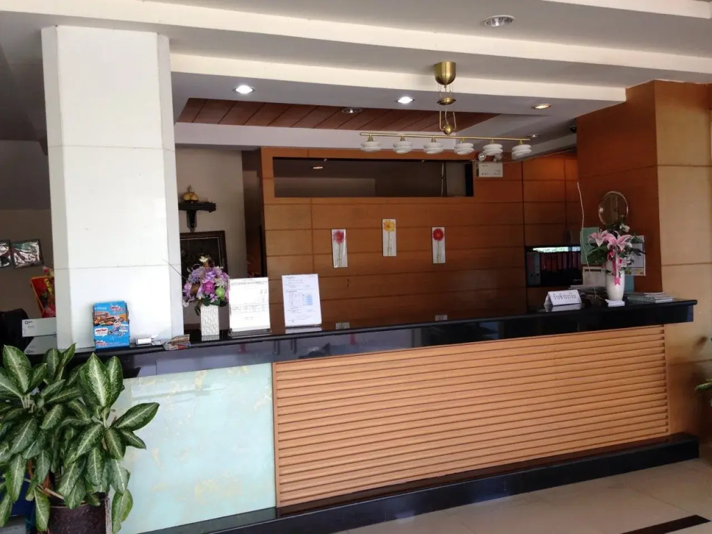 Lobby & Reception