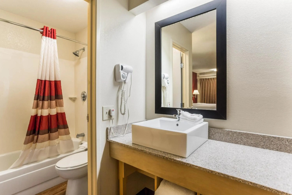 Red Roof Inn PLUS+ Nashville North - Goodlettsville - фото 30