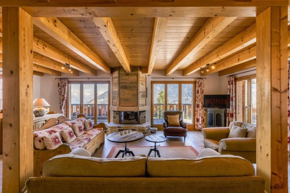 Chalet Coucou - Luxury 10 pax Chalet With Incredible Views Garage