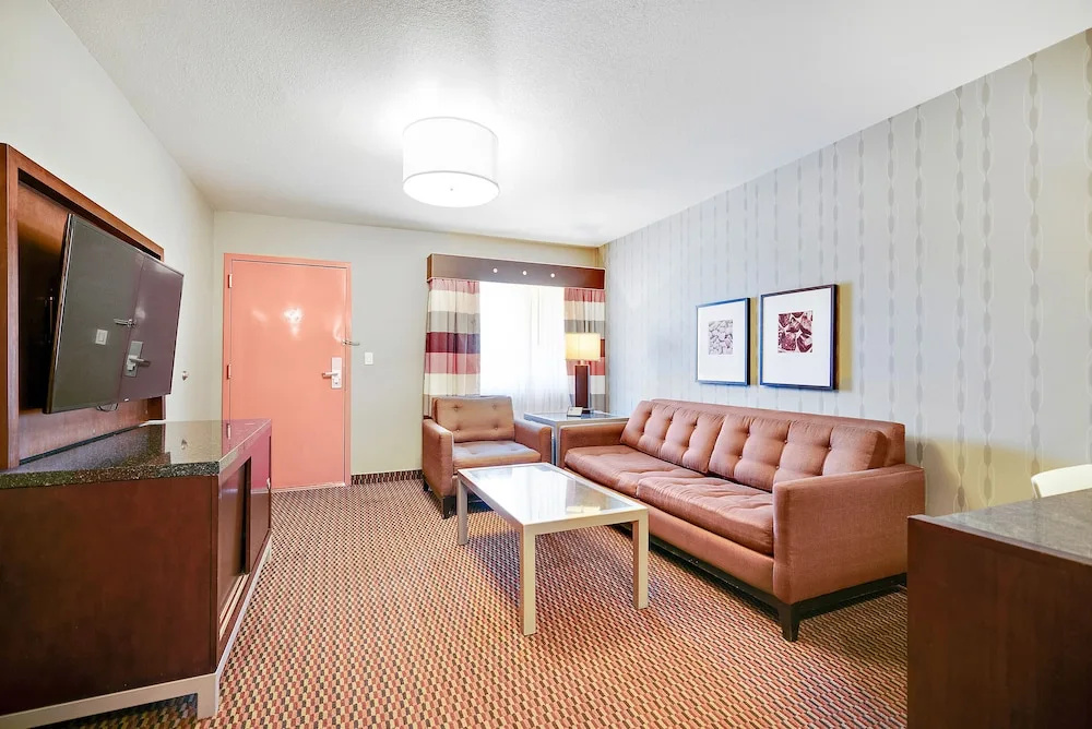 Deluxe Quadruple Suite