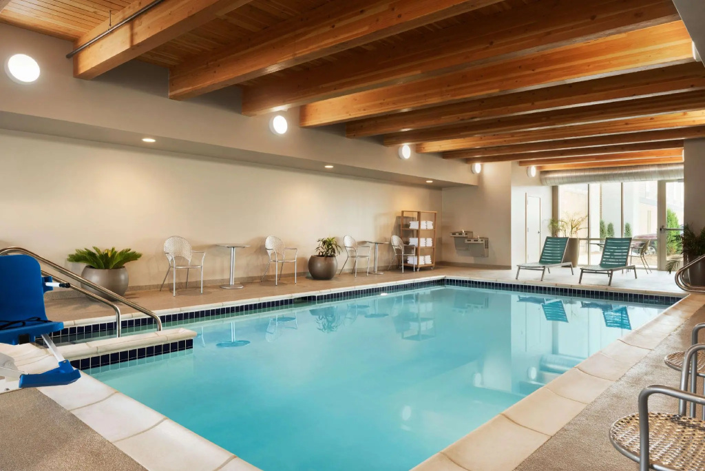 Home2 Suites by Hilton Milwaukee Brookfield - 5