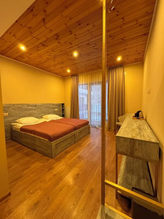Classic Double room with balcony and with mountain view (twin beds)