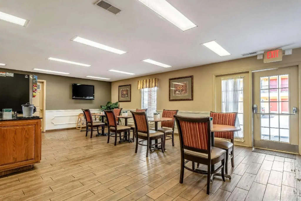 Quality Inn Decatur River City