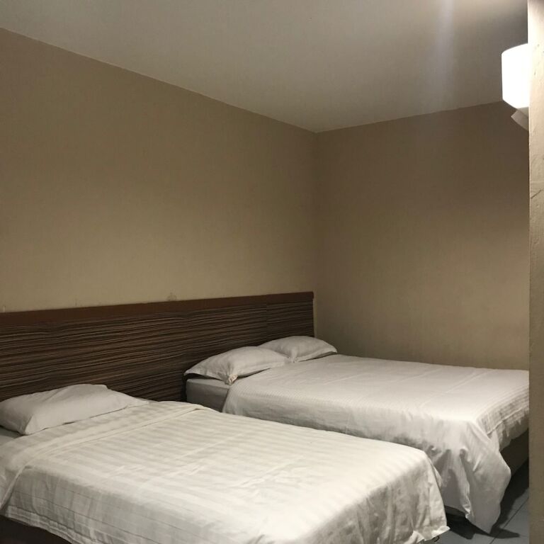 Iskandar Sinsuran Guesthouse