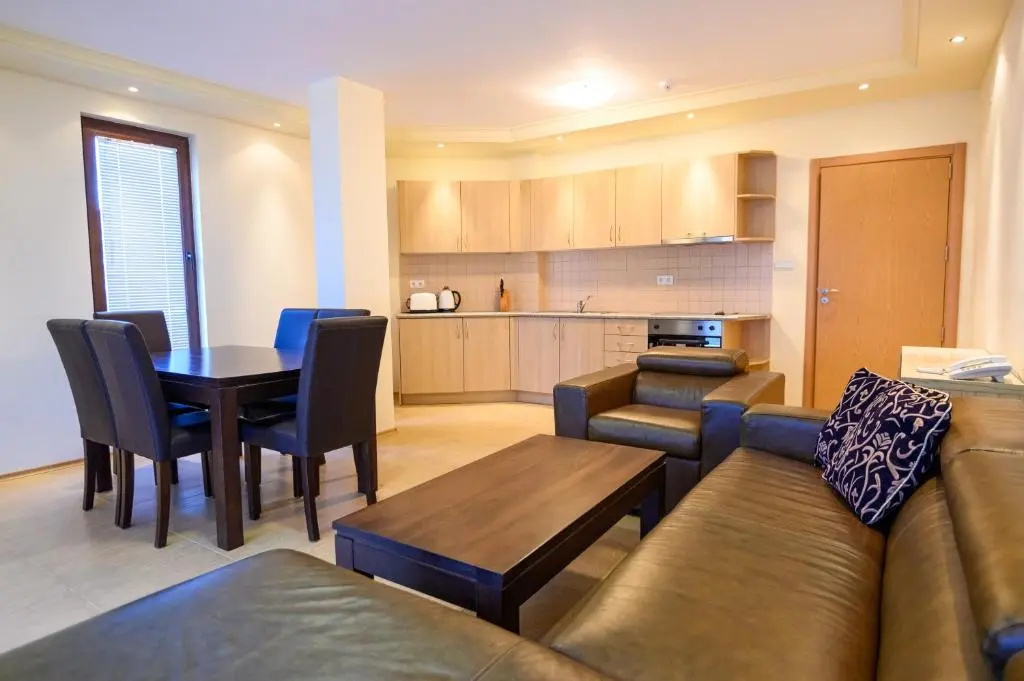 2 Bedrooms Apartment