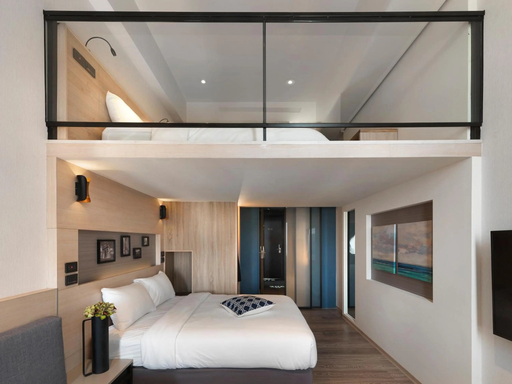 Explore Hotel — 3