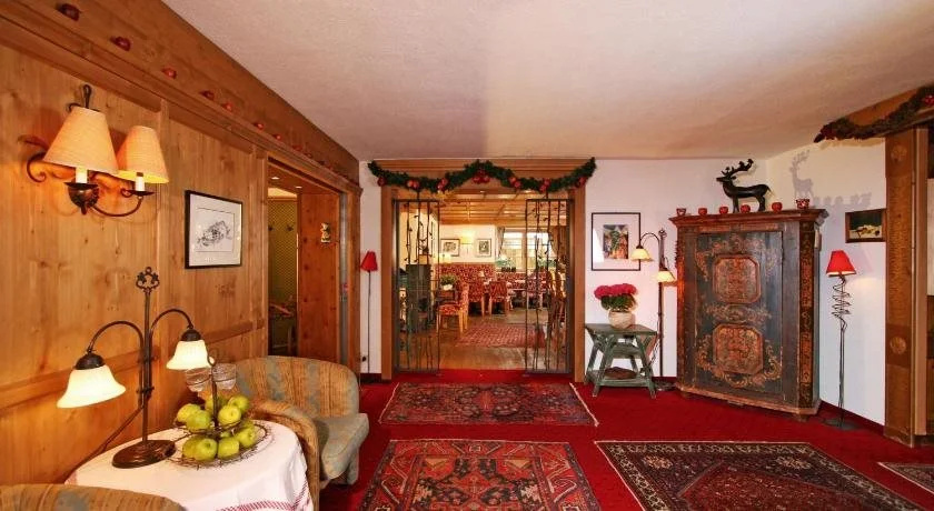 Lobby & Reception