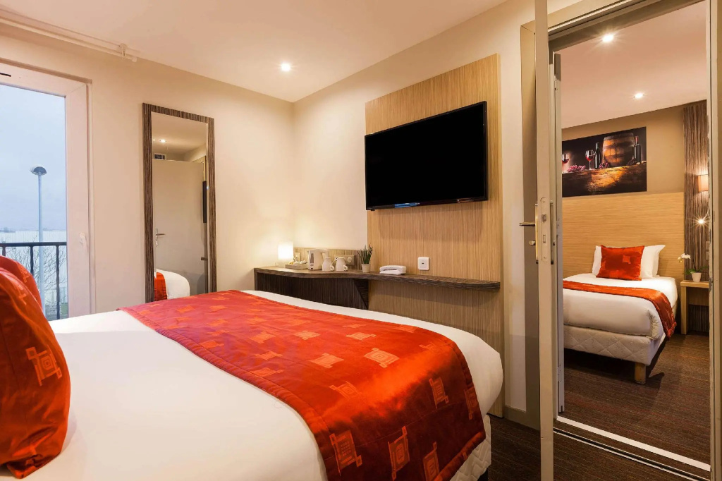 Standard Quadruple room (full double bed)