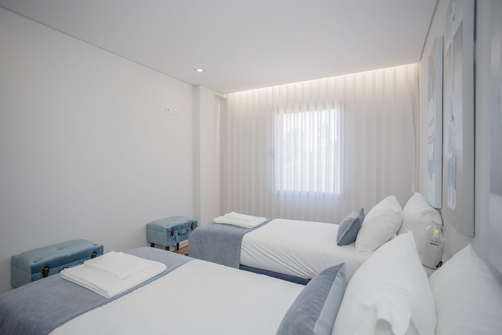 Liiiving -Luxury River View Apartment IX