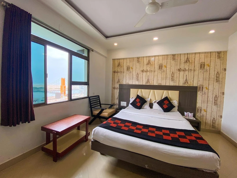 Deluxe Double room (full double bed)