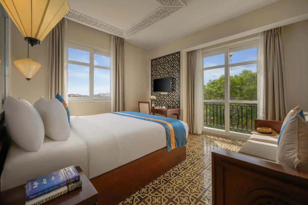 Royal Riverside Hoi An Hotel — фото