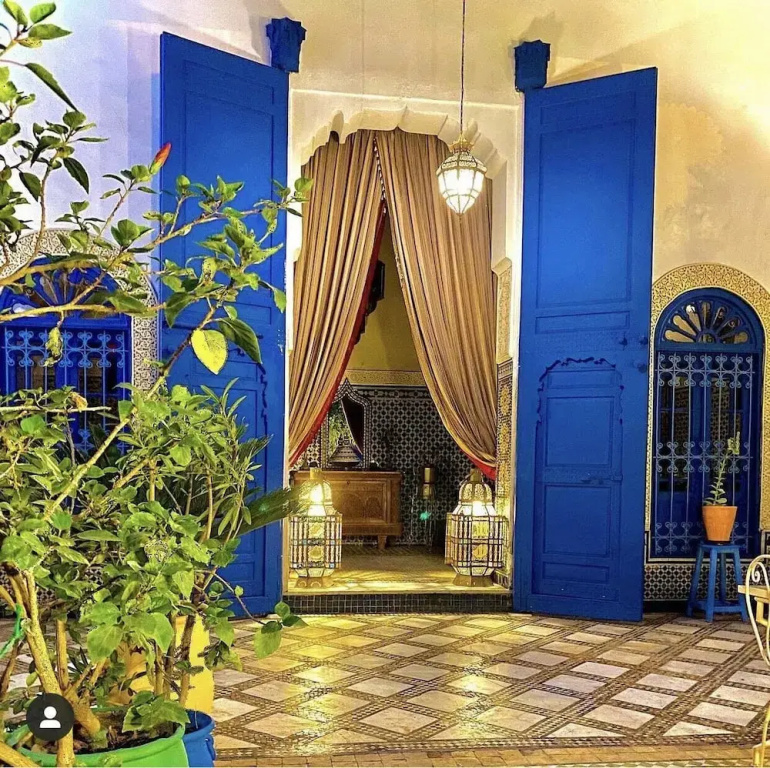 Lobby & Reception