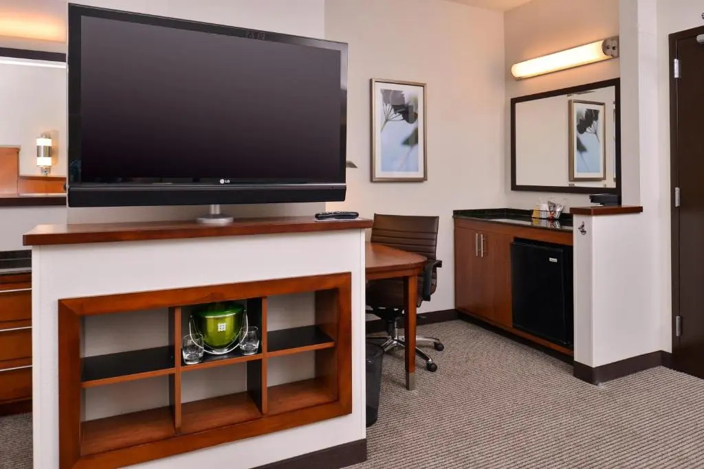 Hyatt Place Garden City - Chambres