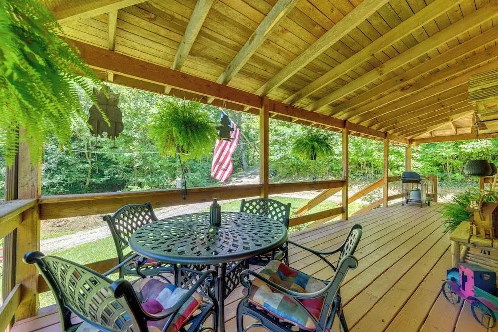Cosby Cabin on 30 Acres: Watch Wildlife On-site!