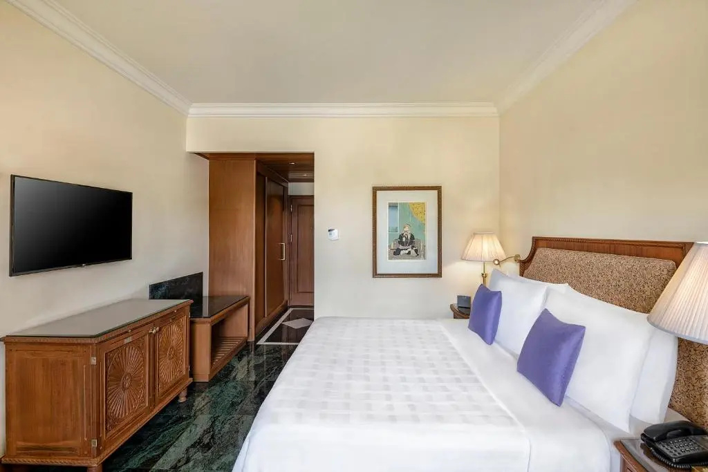 Deluxe Double room with pool view (full double bed)