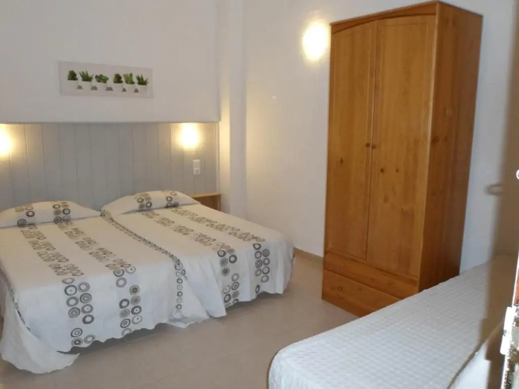Standard Triple room
