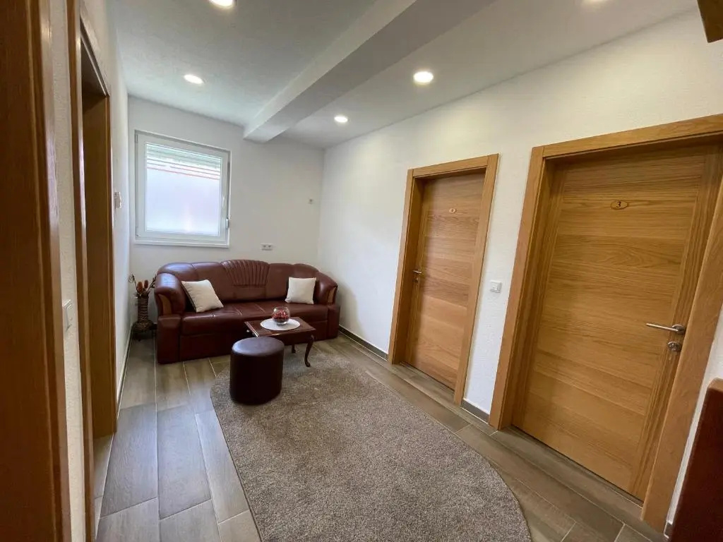 Deluxe Double room (full double bed)