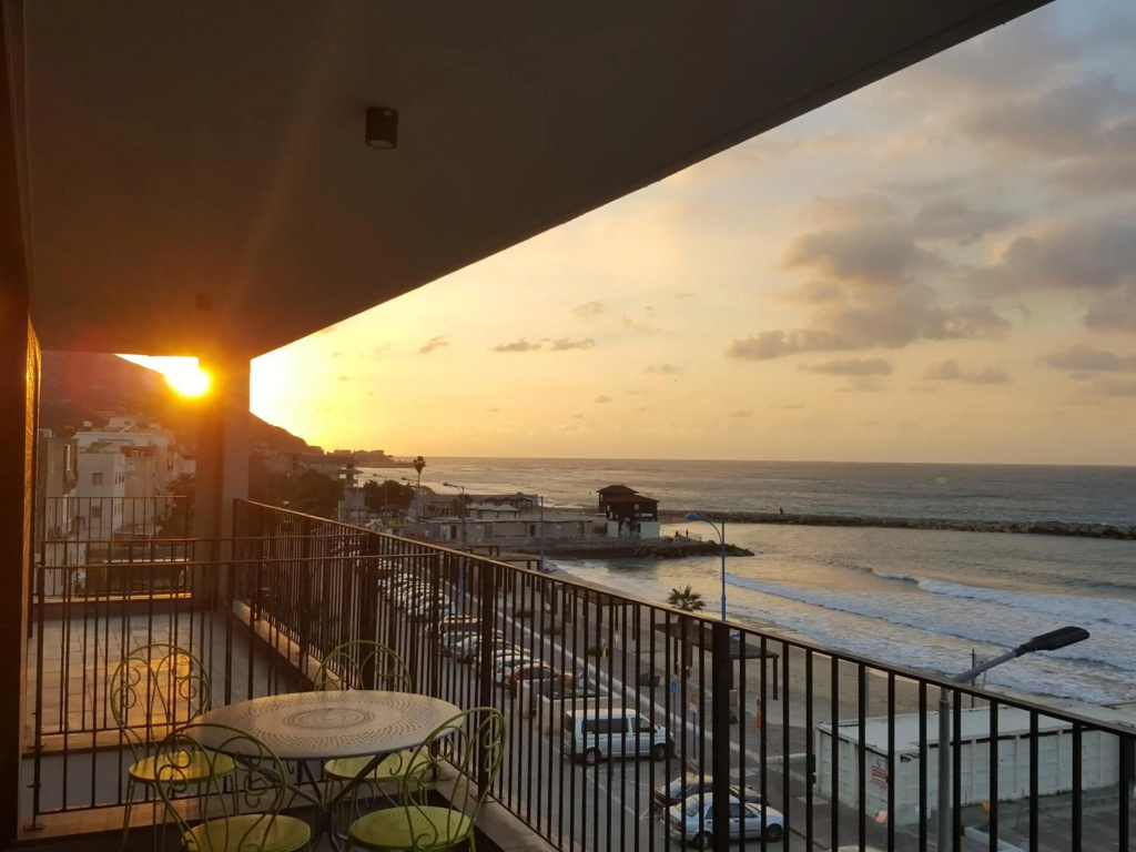 Beautiful Apartment on The First Line of The Sea