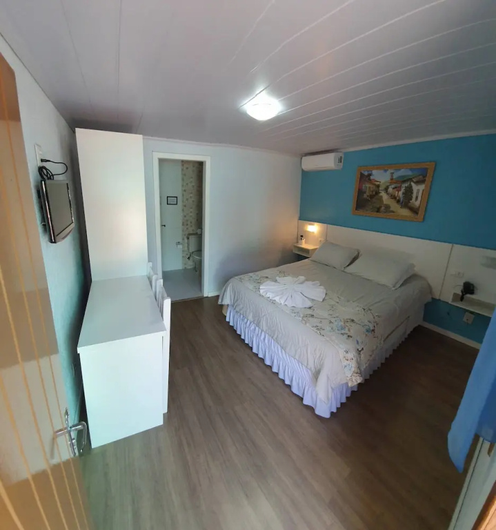 Double Chalet (full double bed)
