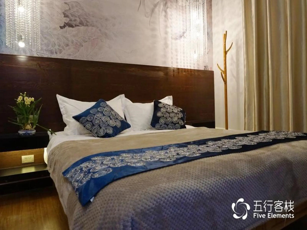 Deluxe Double room (full double bed)