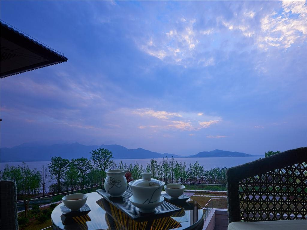 Balcony & Terrace