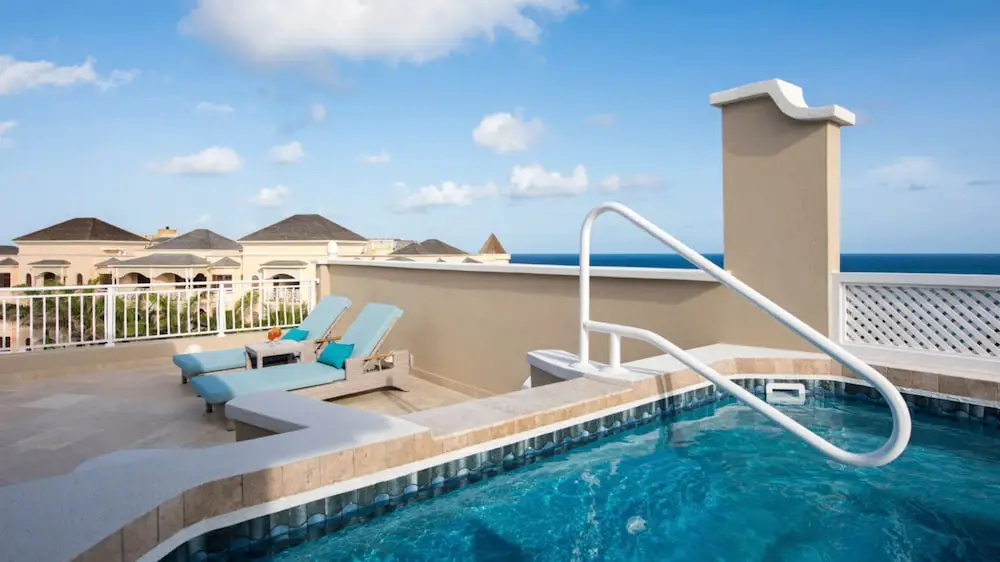 2 Bedrooms Luxury Penthouse room with balcony