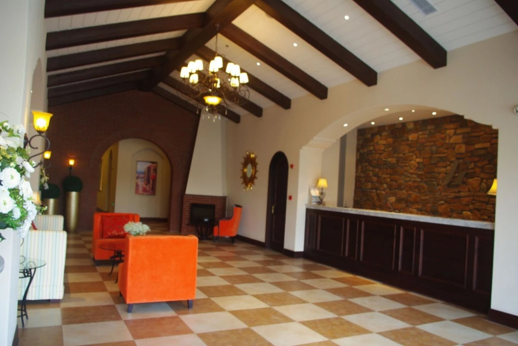 Lobby & Reception