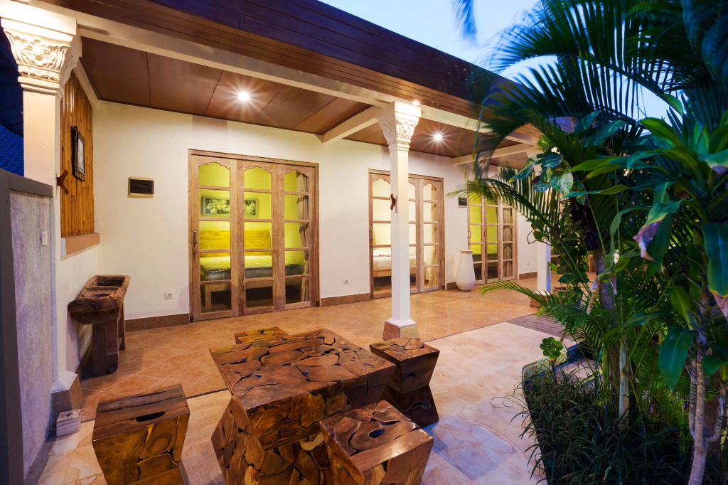 Bale Seminyak — фото