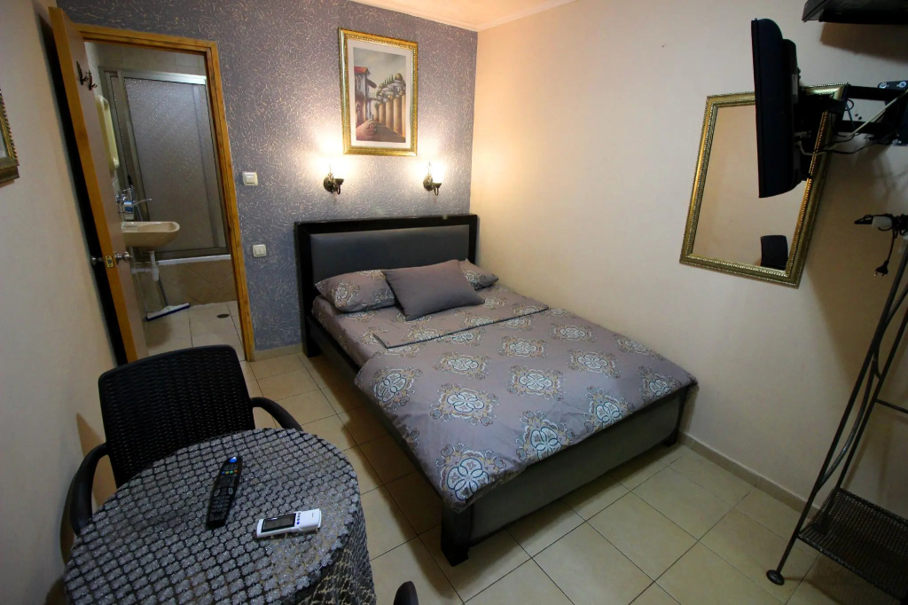 Economy room